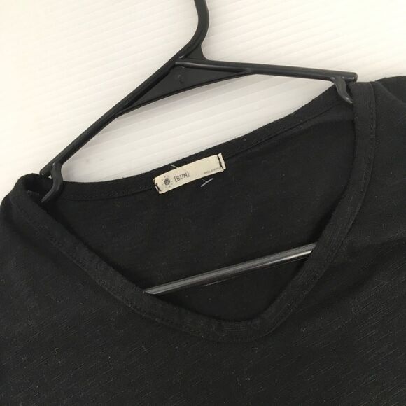 Short Sleeve Black V-Neck Tee B14 - Picture 4 of 5